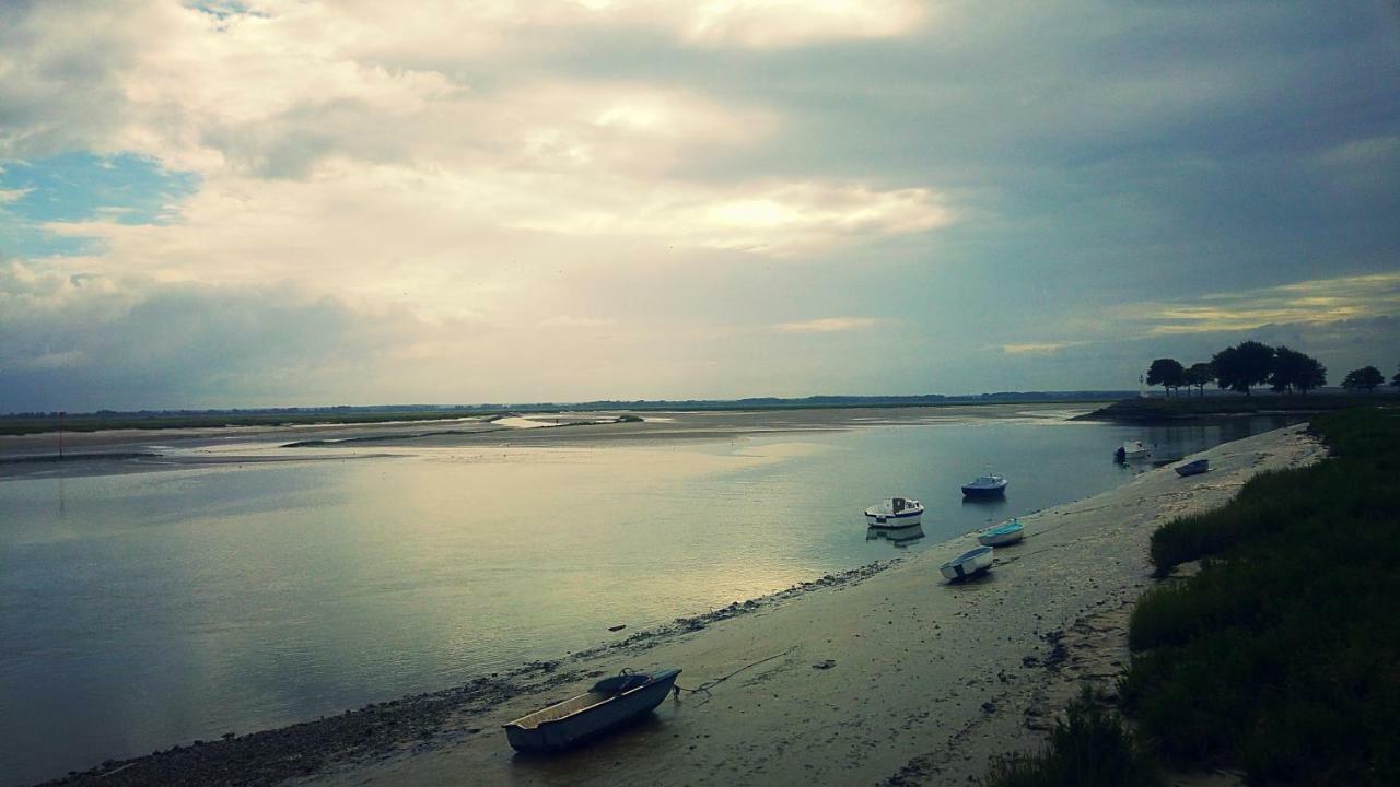 Odyssee Gite Sur Peniche Сен-Валери-сюр-Сомм Экстерьер фото