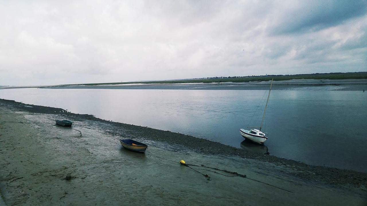 Odyssee Gite Sur Peniche Сен-Валери-сюр-Сомм Экстерьер фото