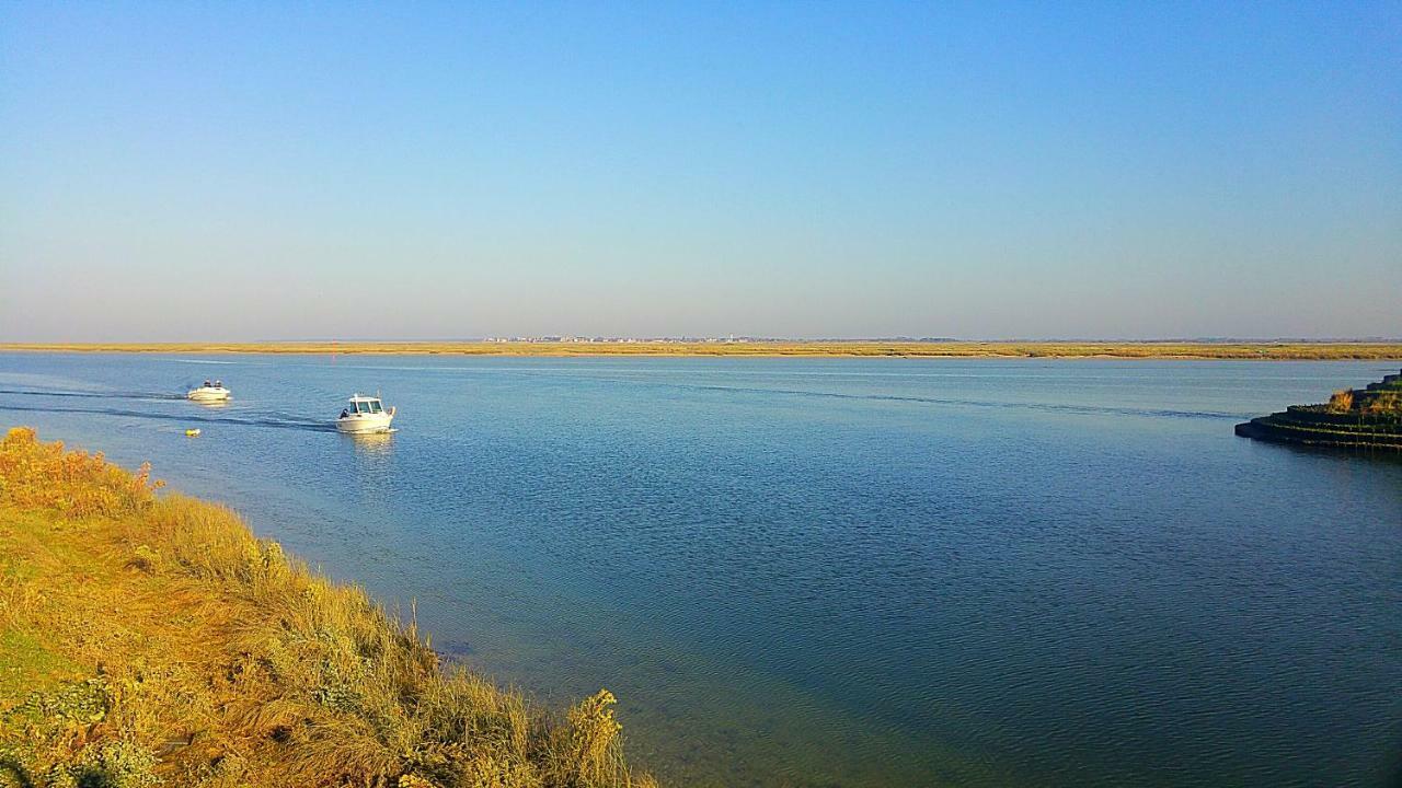 Odyssee Gite Sur Peniche Сен-Валери-сюр-Сомм Экстерьер фото